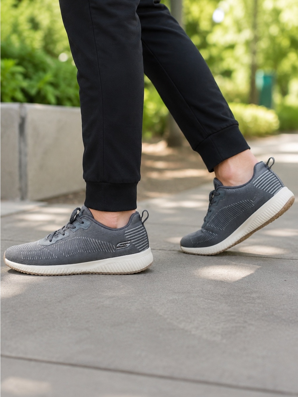 Skechers BOBS Memory Foam Gray Knit Walking Sneakers Women’s Size 11